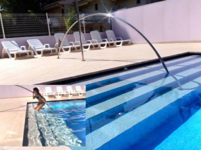 Colorful apartment with pool by Beahost Rentals